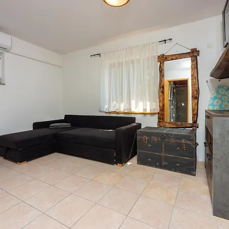 Holiday home Plavac Grizane-Belgrad