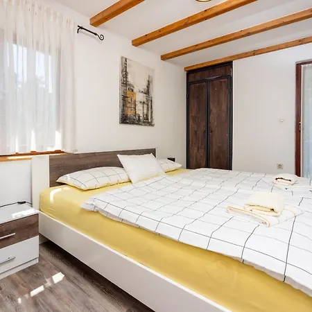 Holiday home Plavac Grizane-Belgrad