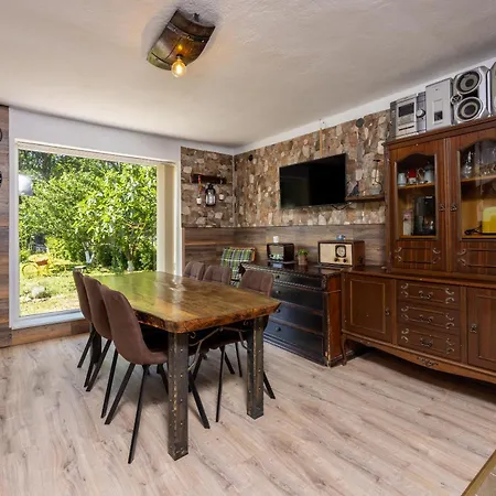 Holiday home Plavac