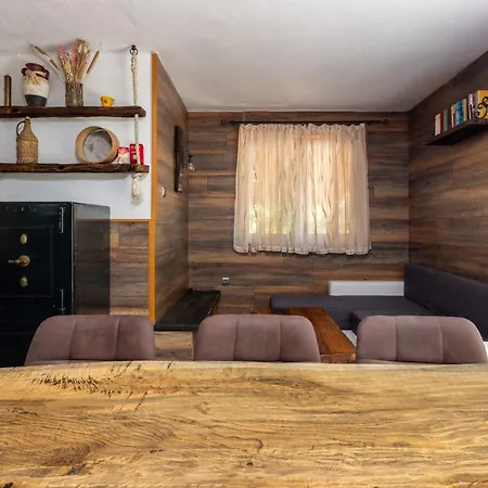 Holiday home Plavac
